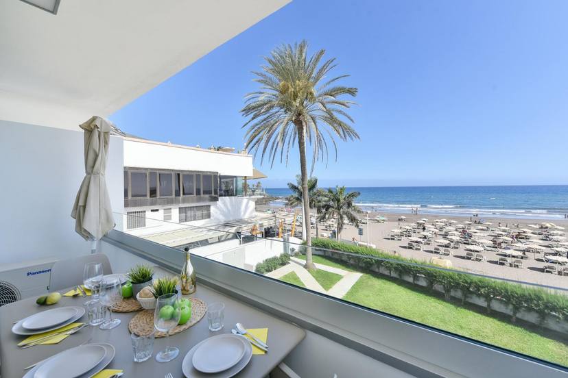 Beachfront Apartment Nasas 12 CN