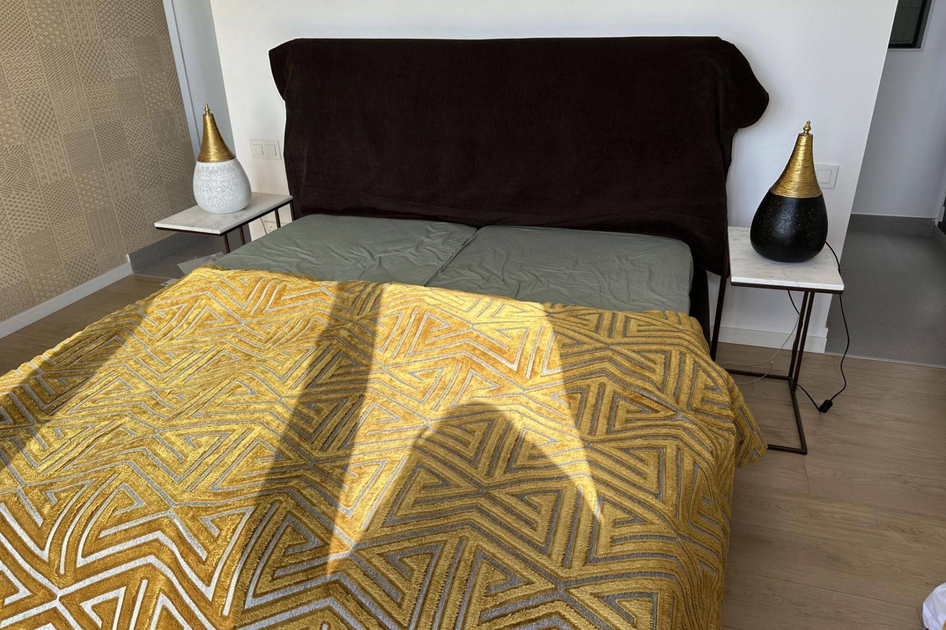 Chambre à coucher 1