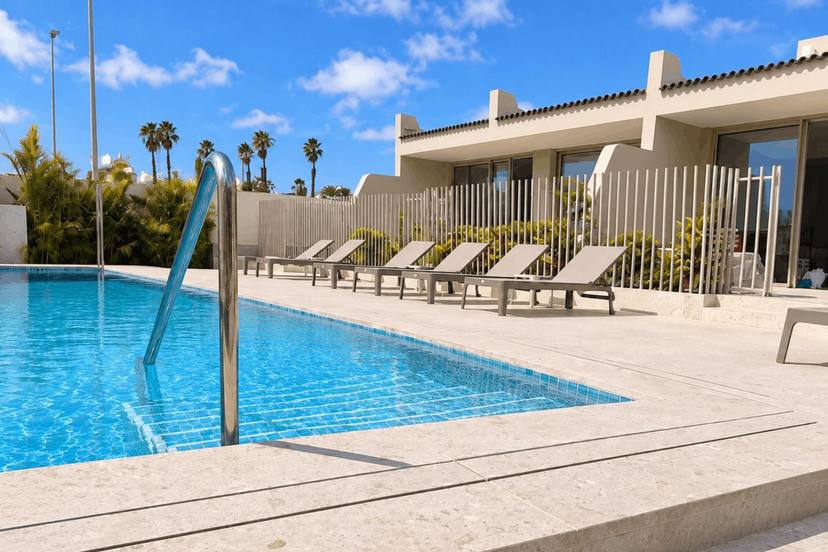 Pool Bungalows 1