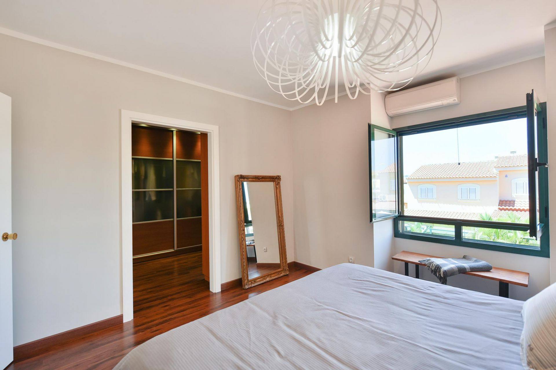 Chambre à coucher 1